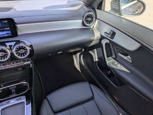 Used 2025 Mercedes-Benz CLA 250 4MATIC image 16