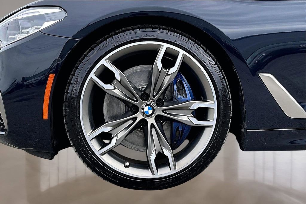 Used 2018 BMW M550i xDrive image 9