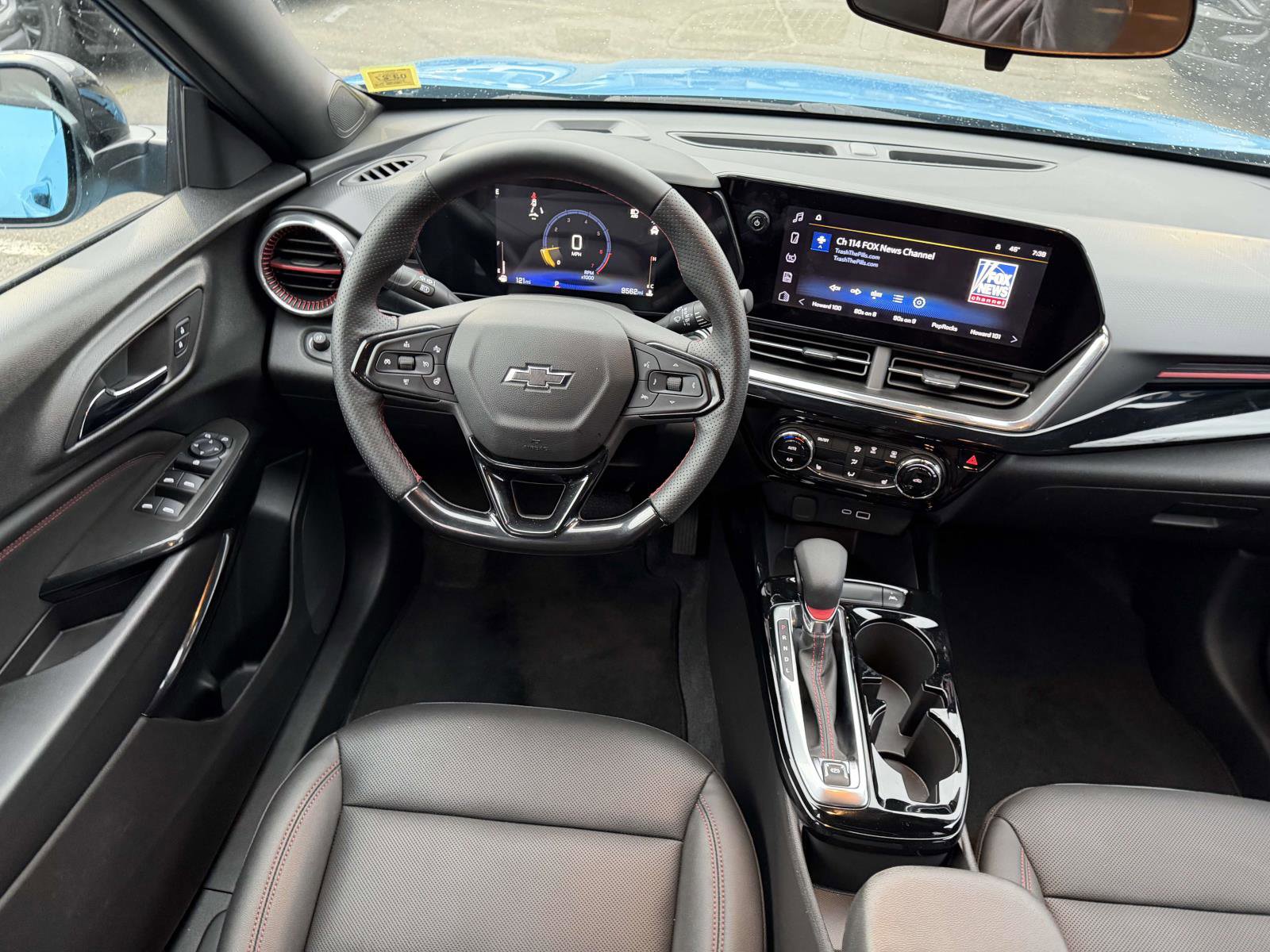 Certified 2025 Chevrolet Trax RS w/ Driver Confidence Package image 12