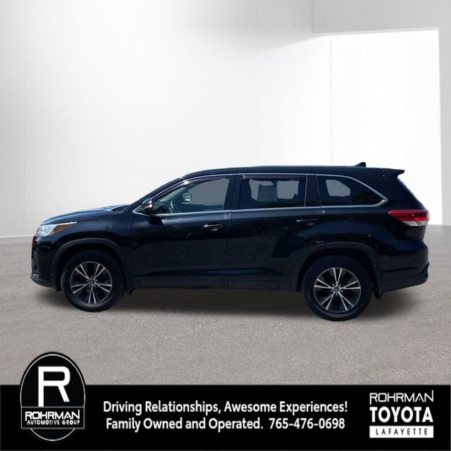 Used 2017 Toyota Highlander Plus AWD/4WD image 2