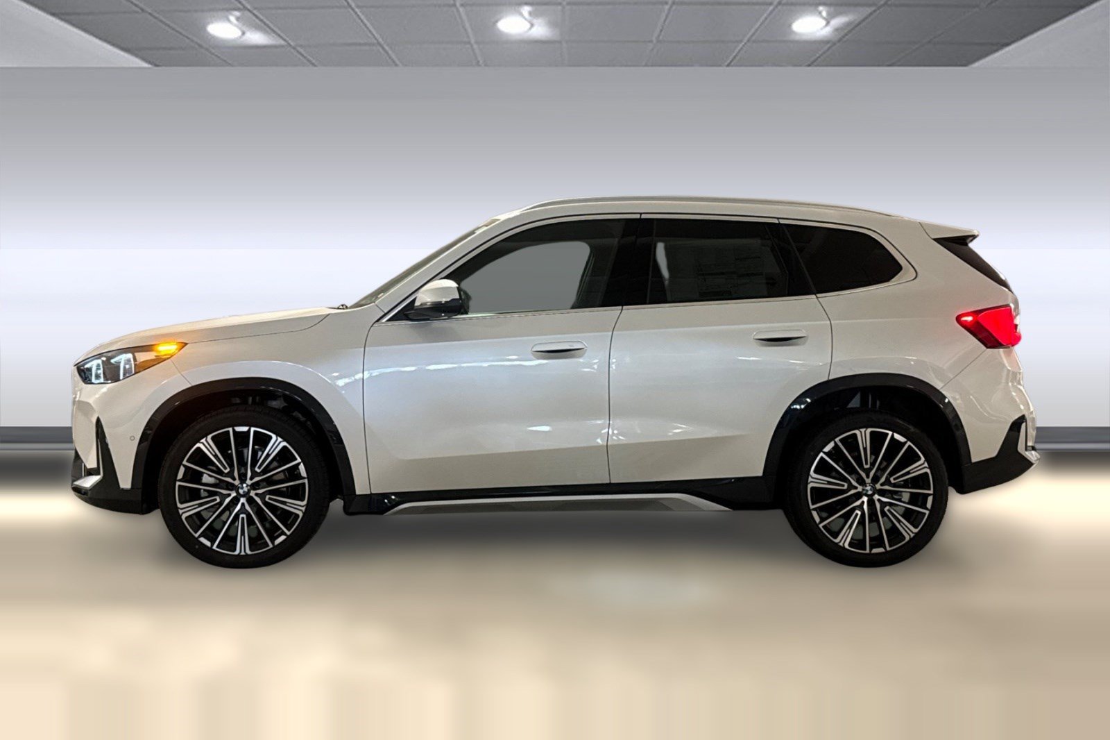 New 2026 BMW X1 xDrive28i w/ Technology Package AWD/4WD image 2