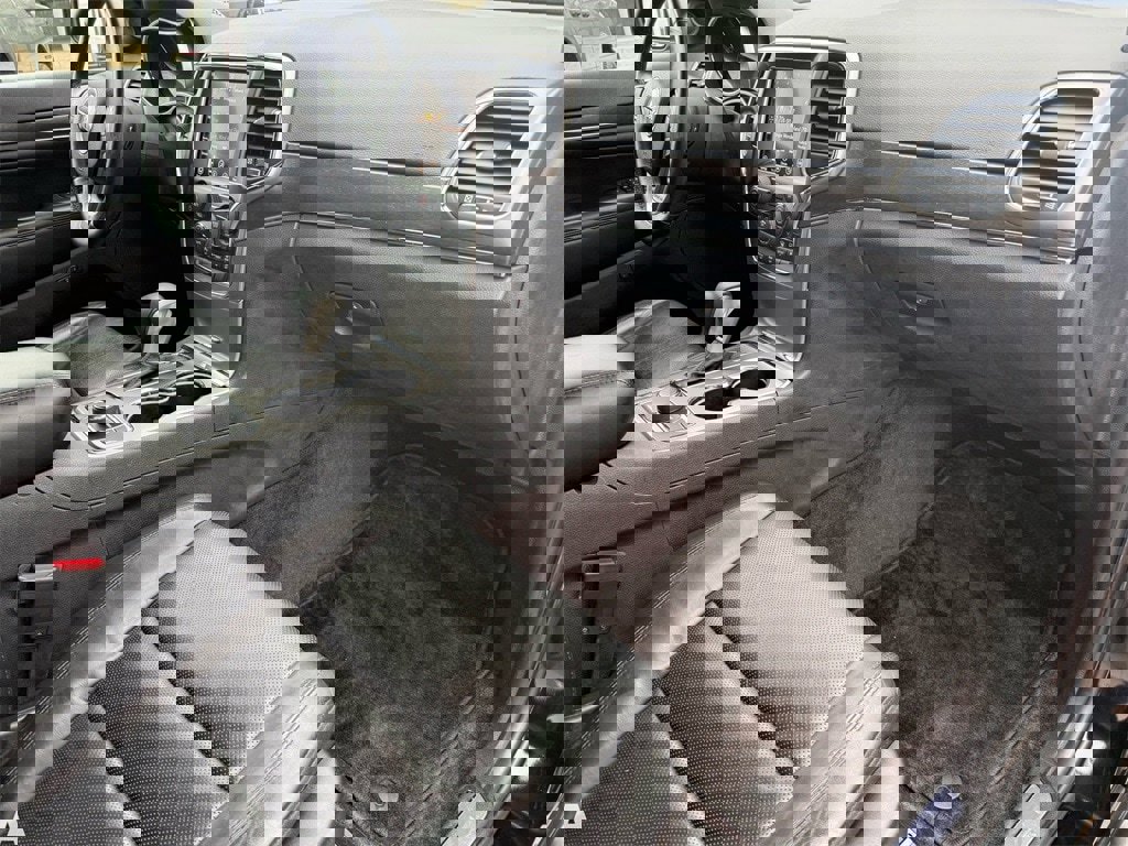 Used 2018 Jeep Grand Cherokee Limited w/ Luxury Group II image 28