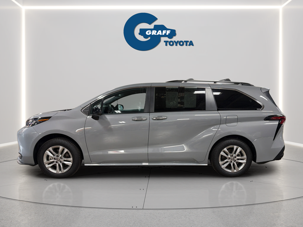 Used 2023 Toyota Sienna XLE Woodland Edition AWD/4WD image 3