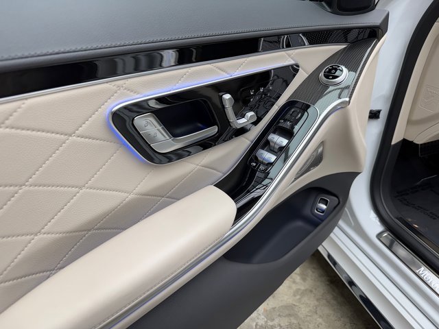 Used 2025 Mercedes-Benz S 580 4MATIC Sedan image 11