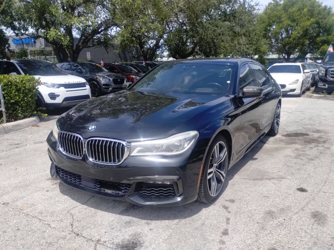 Used 2016 BMW 750i image 7