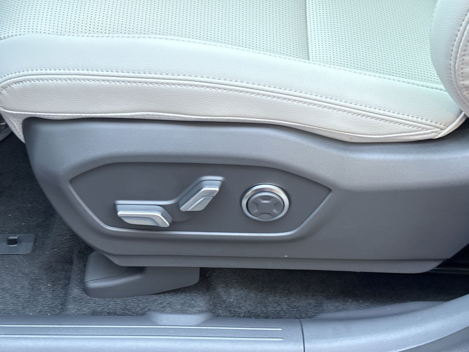 New 2027 Hyundai Santa Fe Limited AWD/4WD image 14