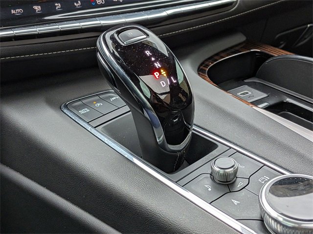 Certified 2023 Cadillac Escalade ESV Premium Luxury image 17