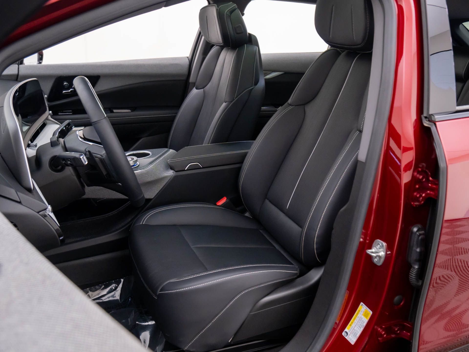 Used 2025 Cadillac Optiq Sport 2 w/ LPO, Floor Liner Package image 17