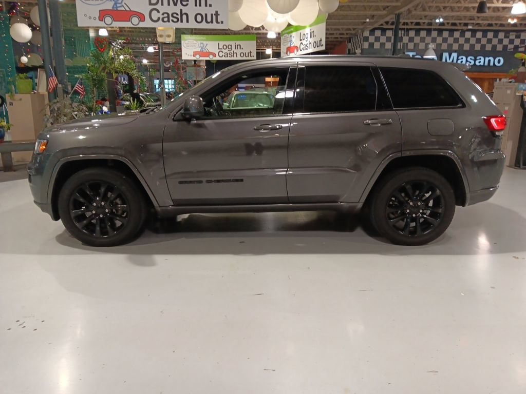 Used 2020 Jeep Grand Cherokee Altitude AWD/4WD image 14