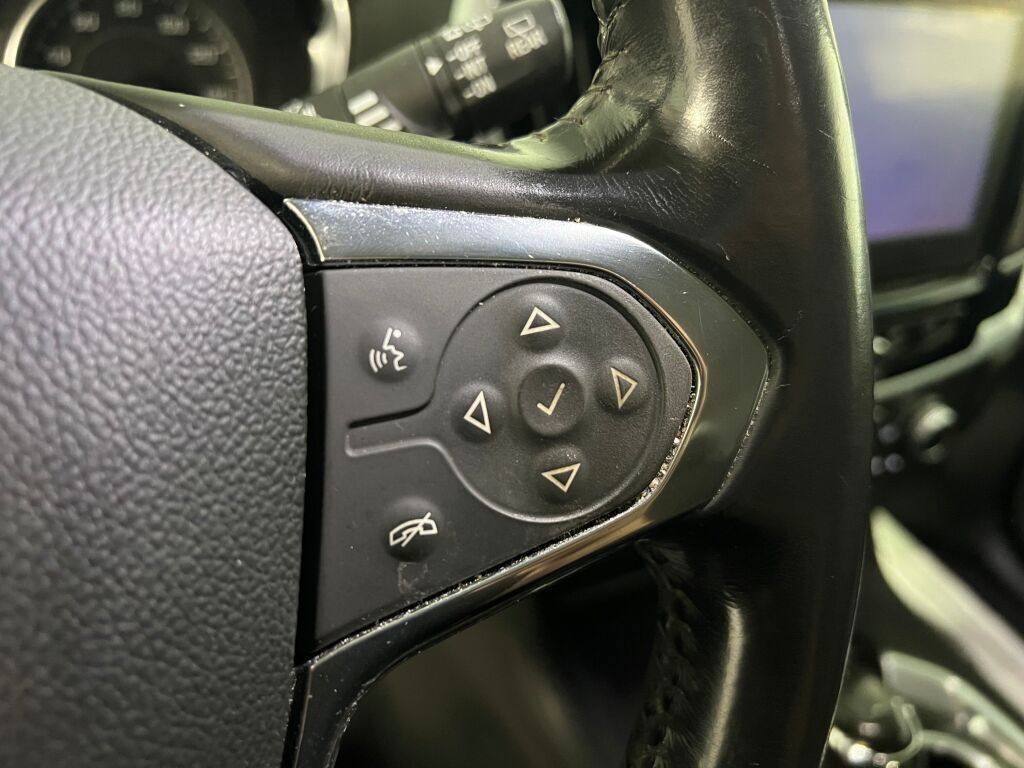 Used 2020 Chevrolet Traverse LT image 13