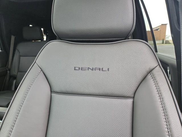 New 2026 GMC Yukon Denali w/ Sun & Power Step Package image 16