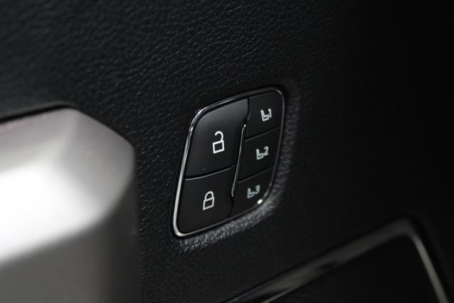 Used 2021 Ford F250 Lariat AWD/4WD image 4