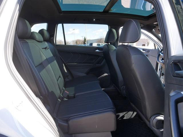 Certified 2023 Volkswagen Tiguan SE R-Line image 18