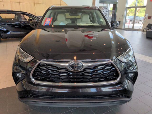 Used 2021 Toyota Highlander Limited image 9