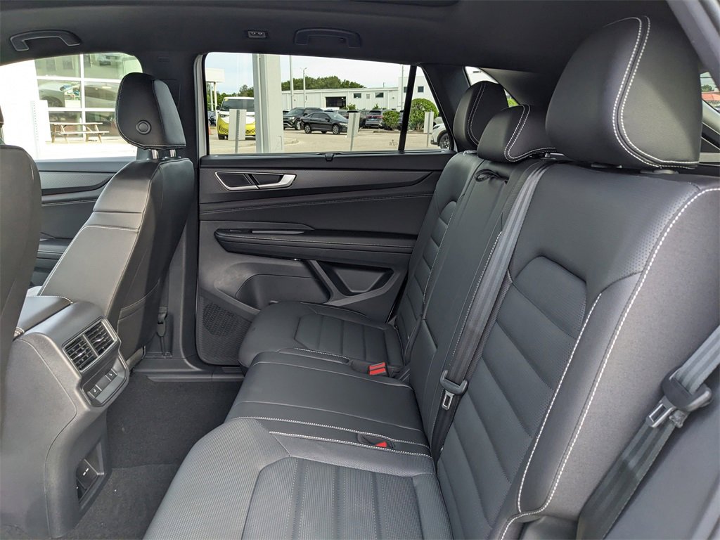 New 2026 Volkswagen Atlas Cross Sport SEL R-Line image 19