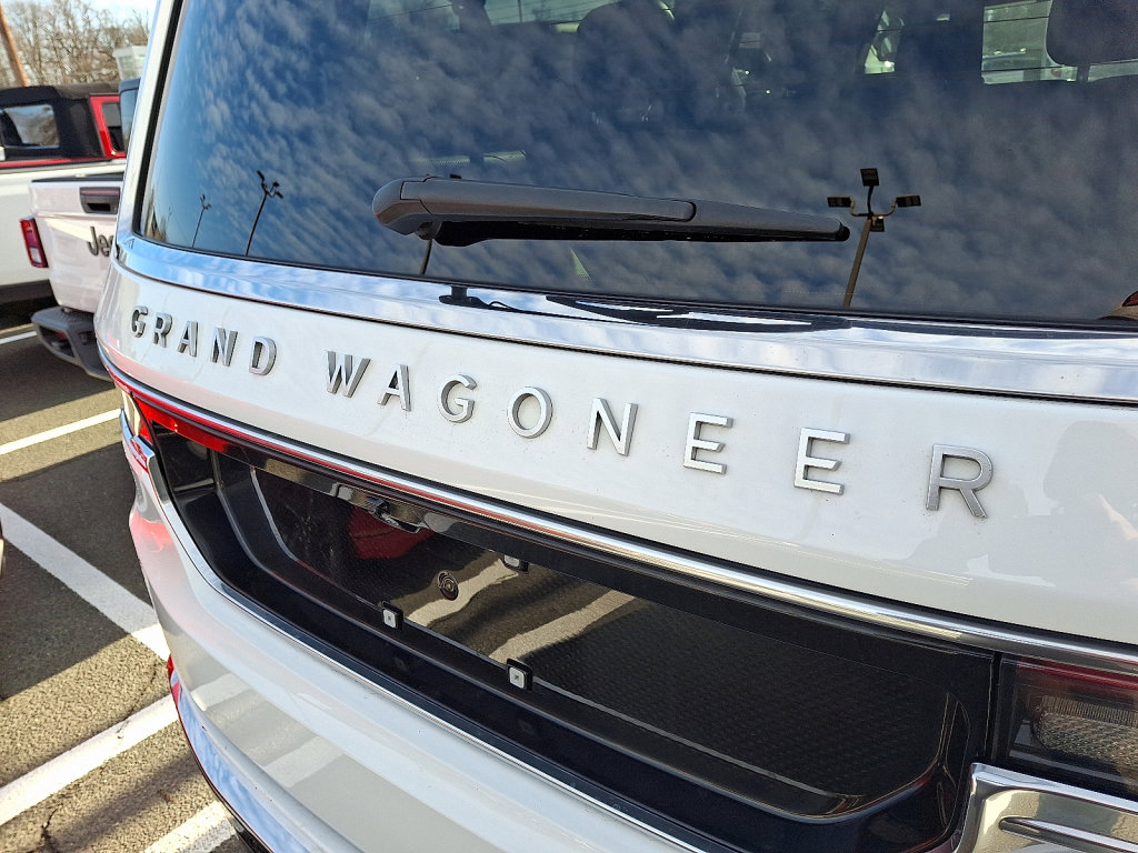 Used 2024 Jeep Grand Wagoneer L 4WD image 16