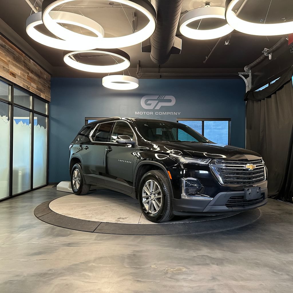 Used 2023 Chevrolet Traverse LT
