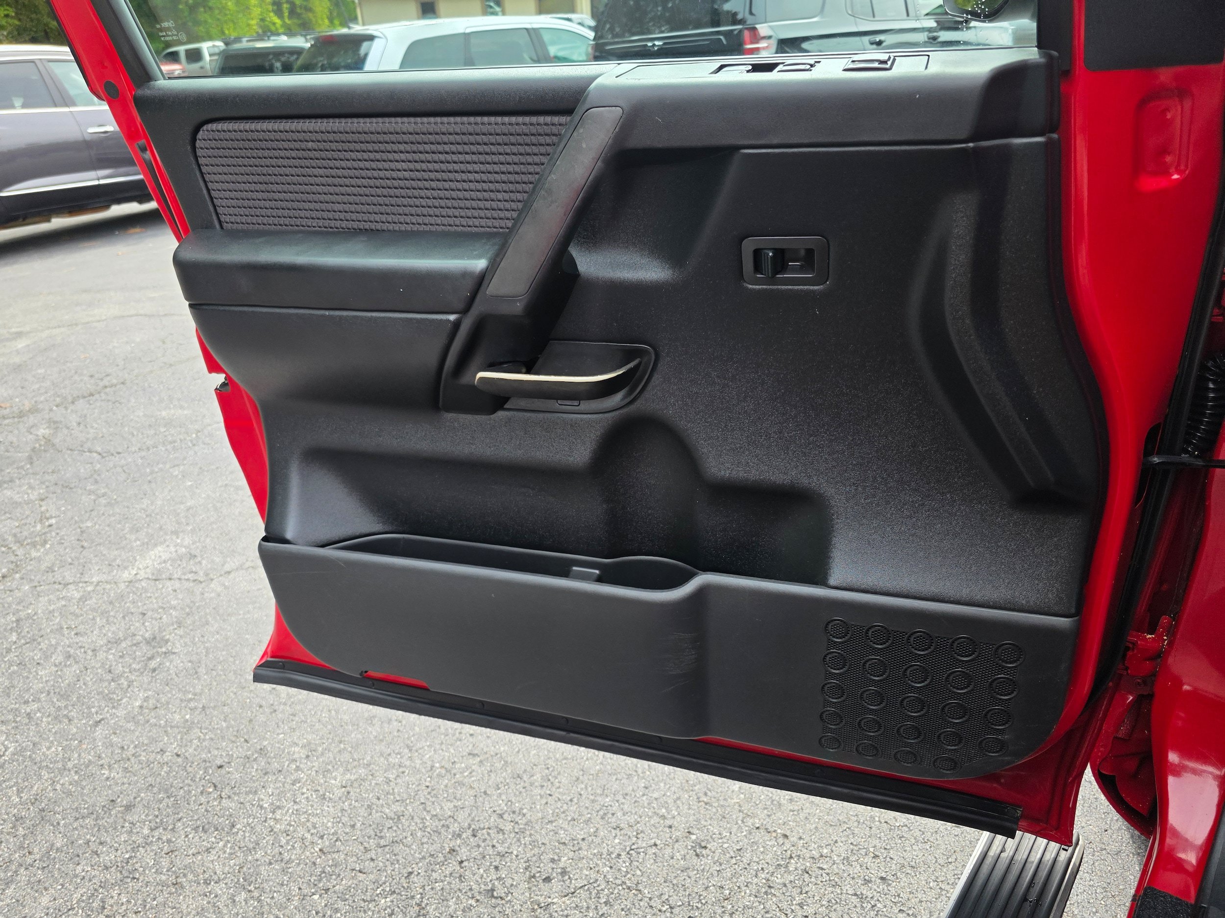 Used 2012 Nissan Titan SV w/ SV Value Truck Pkg AWD/4WD image 19