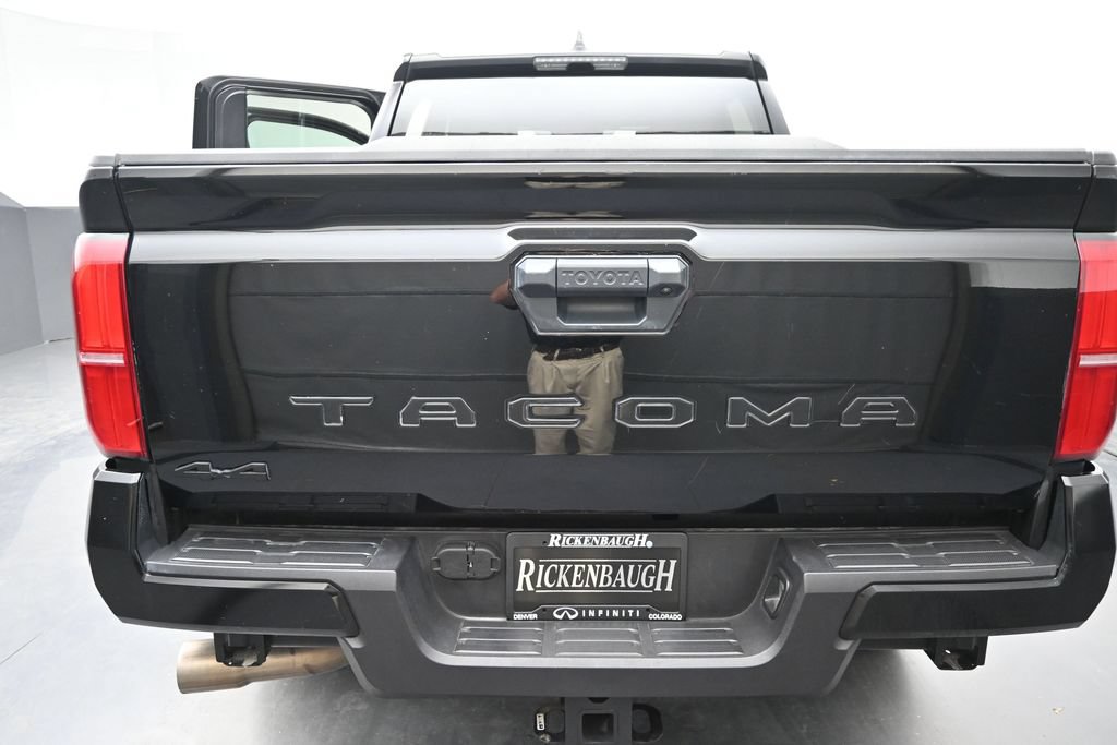 Used 2025 Toyota Tacoma SR5 AWD/4WD image 11