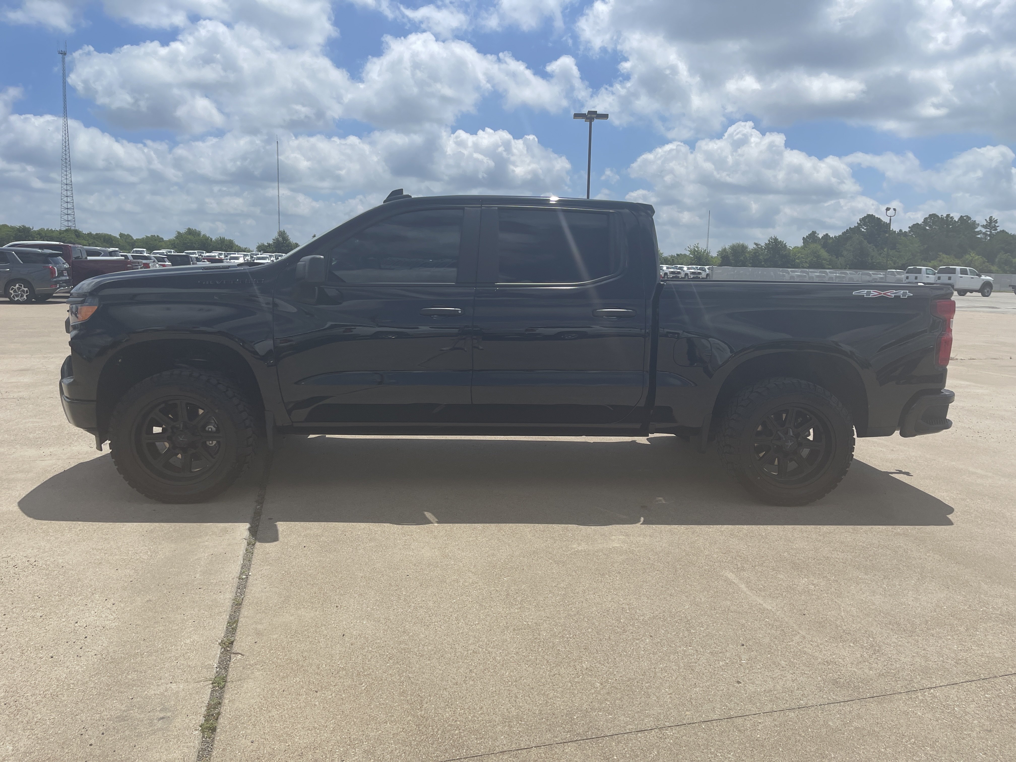 Used 2025 Chevrolet Silverado 1500 Custom w/ Turbomax Blackout Package AWD/4WD image 7