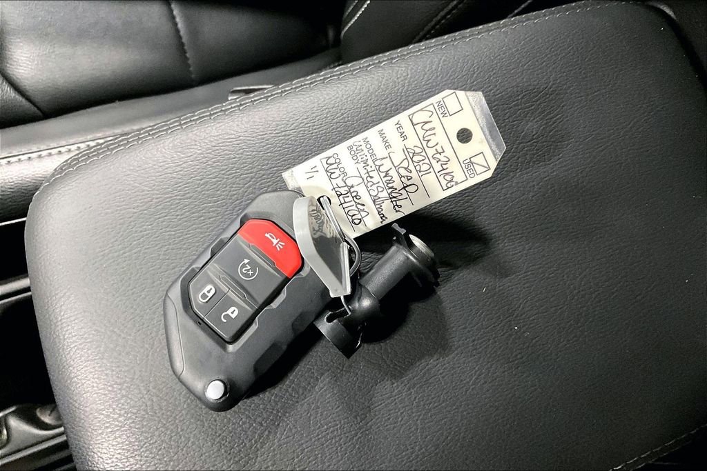Used 2021 Jeep Wrangler Unlimited Sahara w/ Safety Group image 13