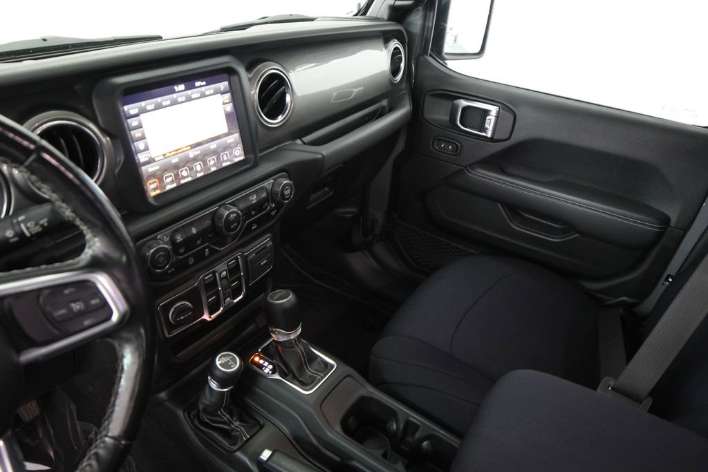 Used 2021 Jeep Gladiator Overland AWD/4WD image 18