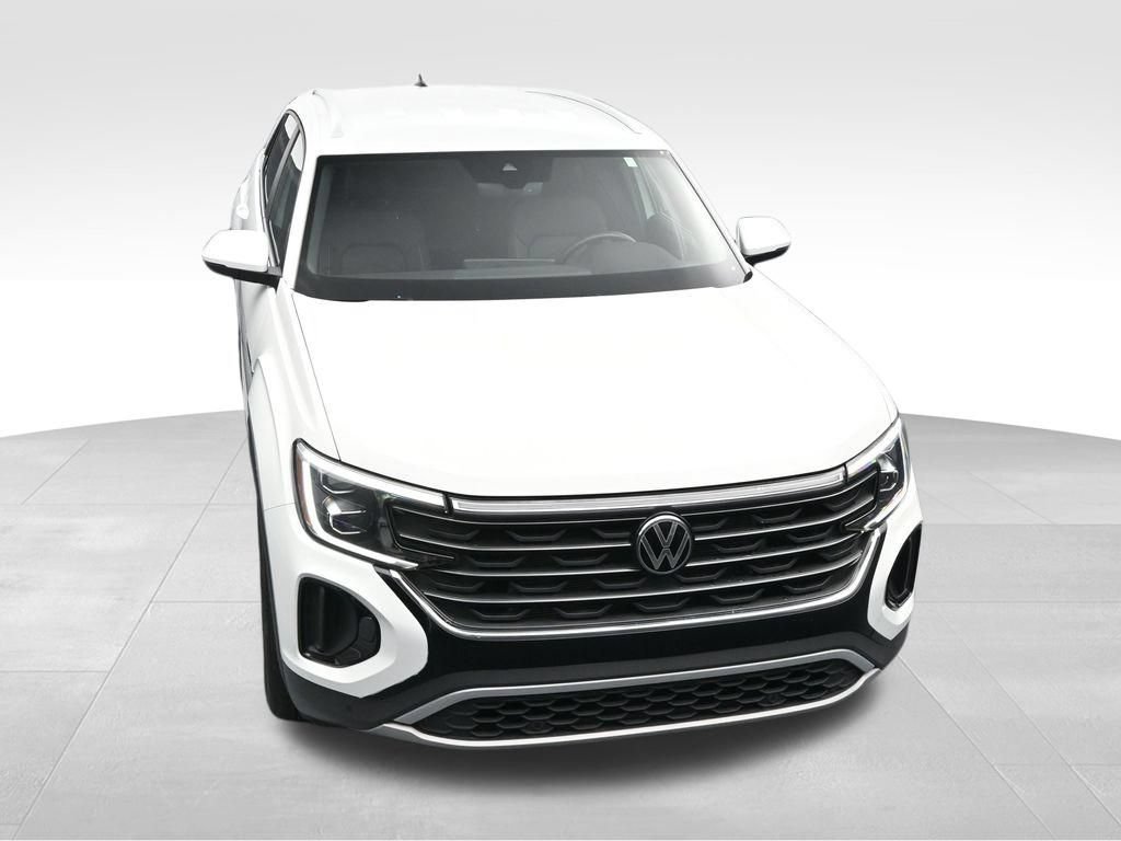 Used 2025 Volkswagen Atlas Cross Sport SE FWD image 28