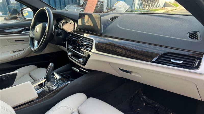 Used 2018 BMW 530e RWD image 63