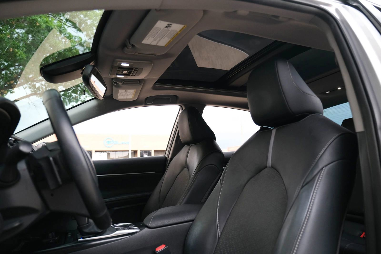 Used 2020 Toyota Camry XSE image 21