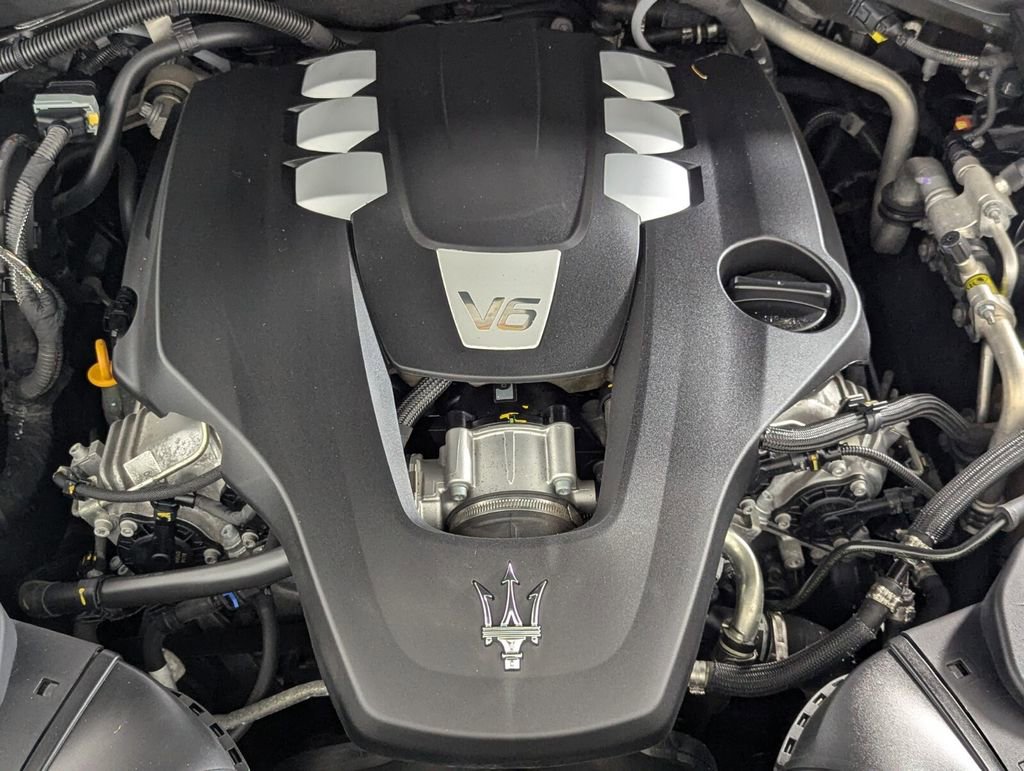 Used 2019 Maserati Levante GranSport image 10