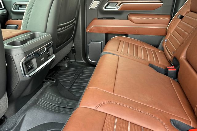 New 2026 GMC Sierra 3500 Denali Ultimate w/ LPO, Black Badging Package AWD/4WD image 13