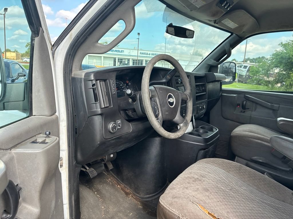Used 2017 Chevrolet Express 3500 LT w/ LT Preferred Equipment Group RWD image 16