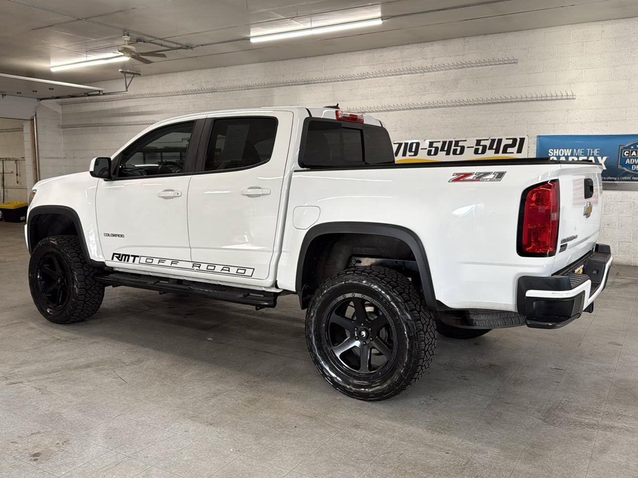 Used 2017 Chevrolet Colorado Z71 AWD/4WD image 2