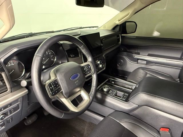 Used 2022 Ford Expedition XLT image 18