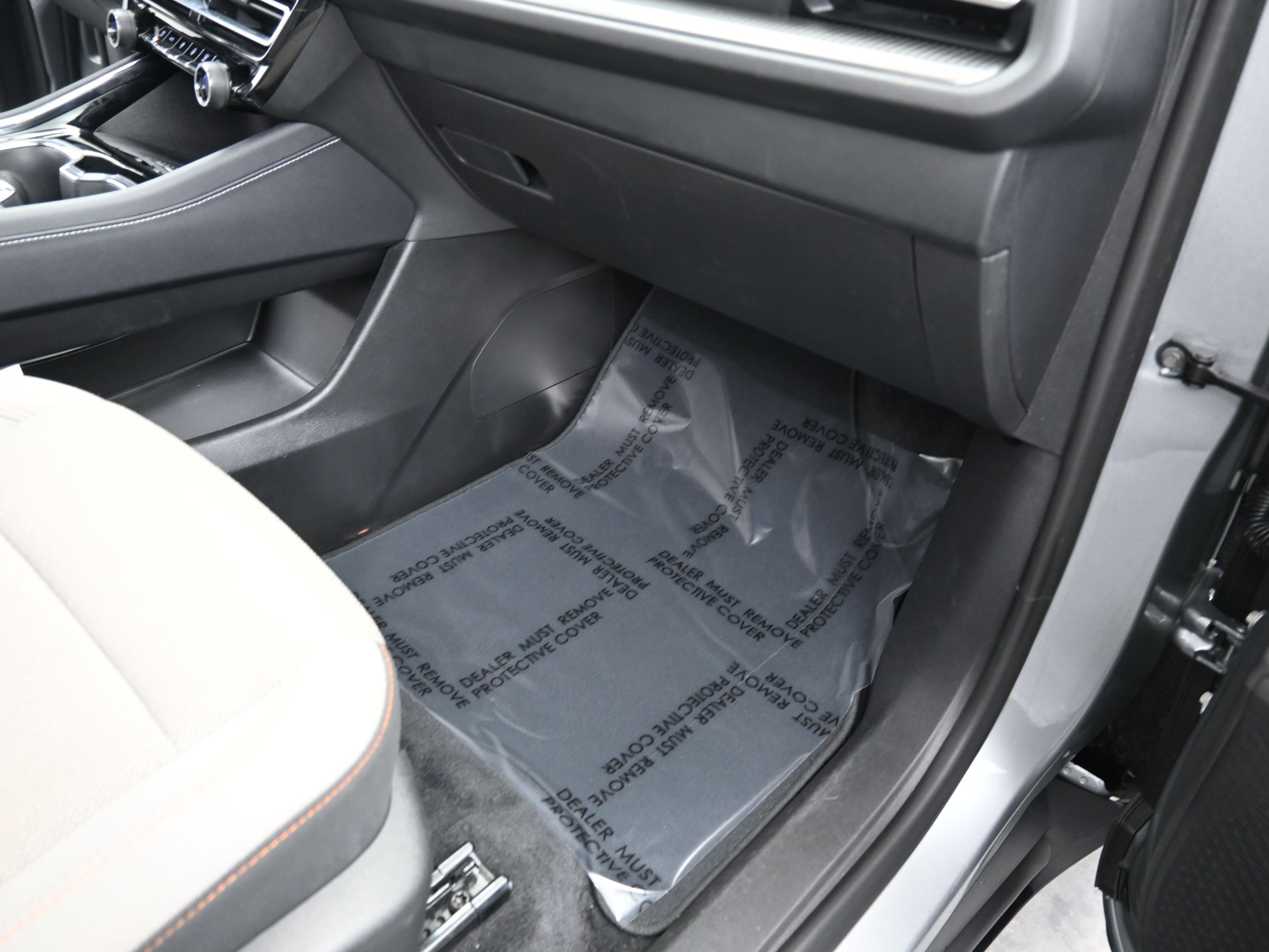 Used 2025 Chevrolet Traverse LT image 21