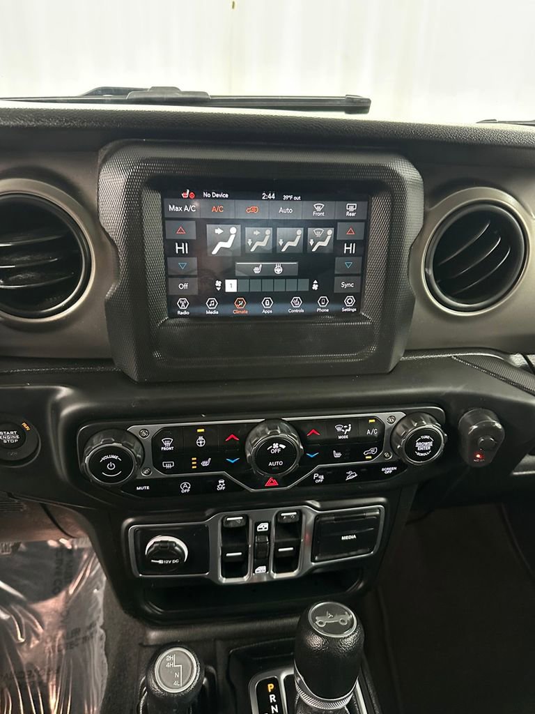 Used 2018 Jeep Wrangler Unlimited Sport S image 17