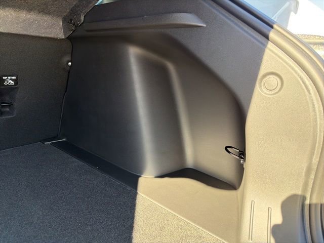 New 2026 Chevrolet Trax RS w/ Sunroof Package image 33