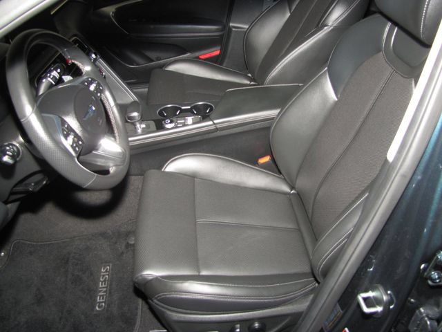 Used 2023 Genesis G70 2.0T RWD image 9