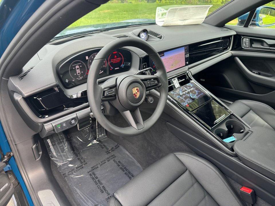 New 2025 Porsche Panamera image 4