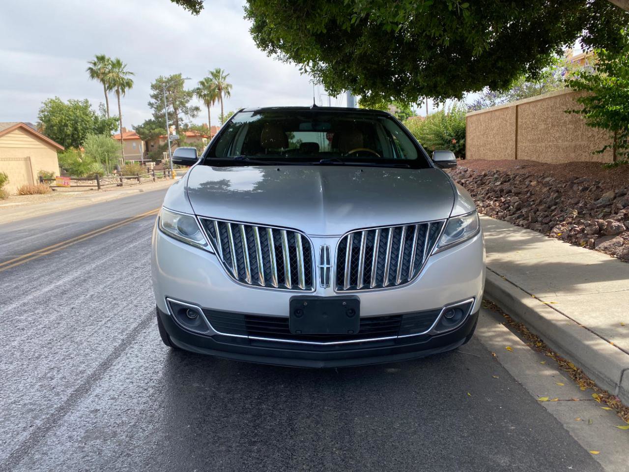 Used 2015 Lincoln MKX FWD w/ Equipment Group 101A image 3