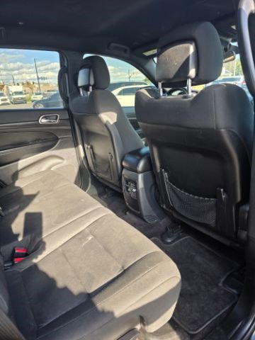 Used 2018 Jeep Grand Cherokee Laredo AWD/4WD image 47