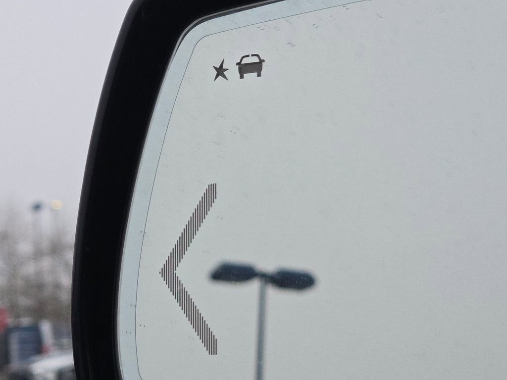 Used 2019 GMC Yukon XL SLT w/ Premium Edition image 8