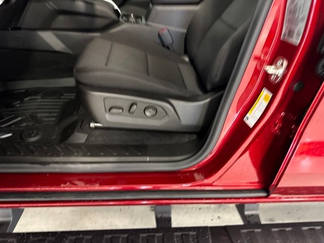 New 2026 Chevrolet Colorado W/T w/ WT Custom Package AWD/4WD image 40