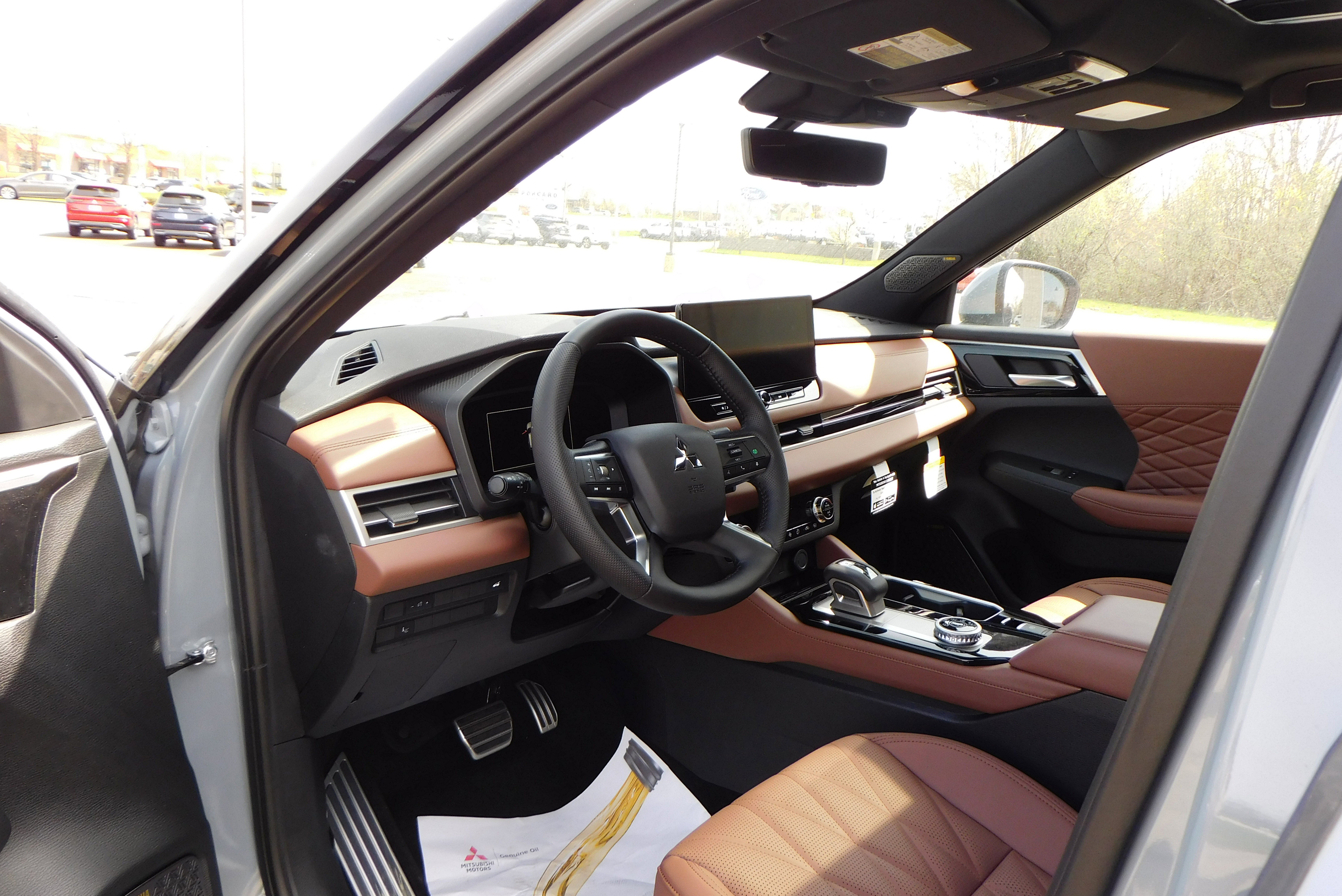 Used 2025 Mitsubishi Outlander SEL image 12