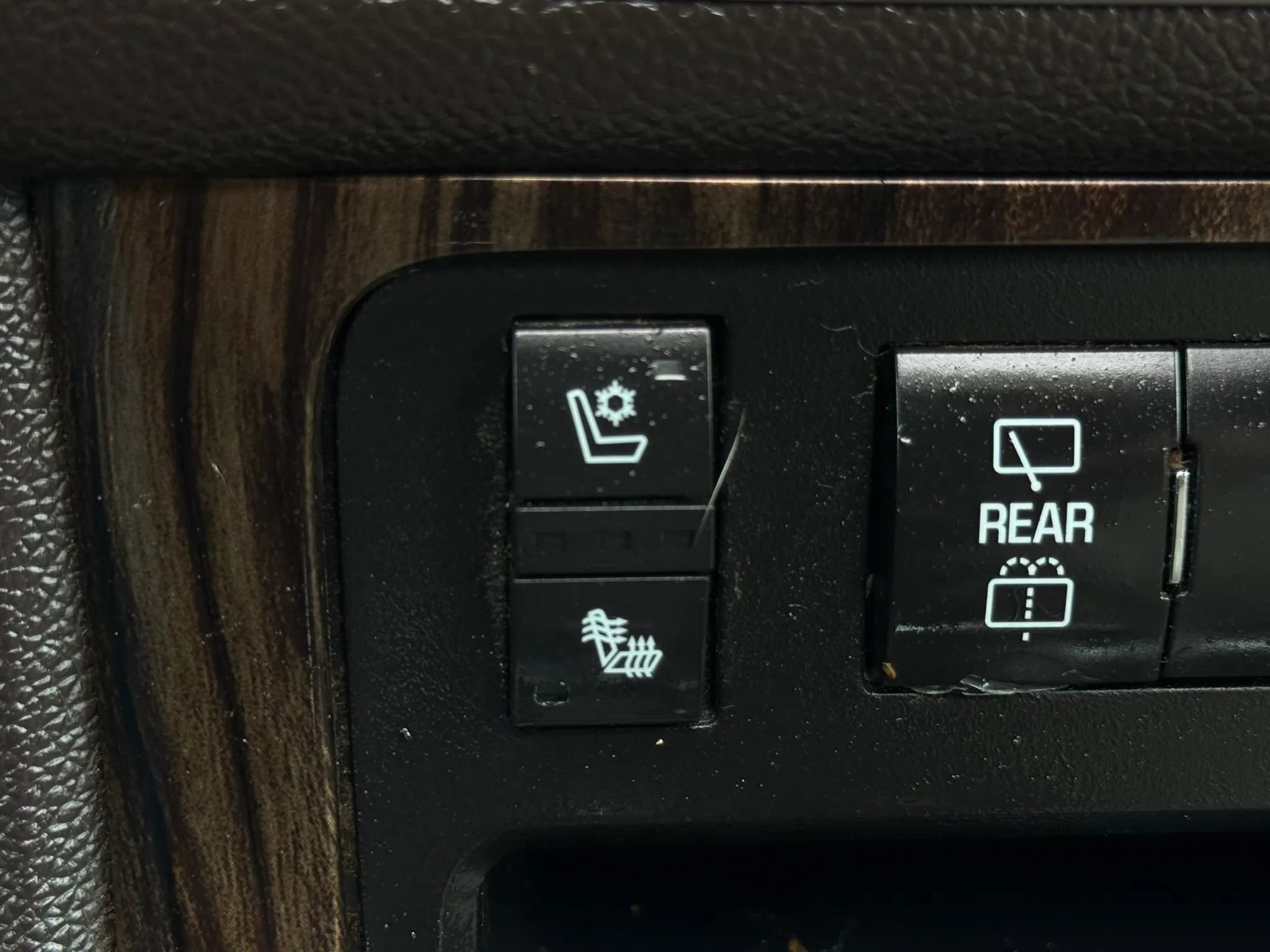 Used 2013 GMC Acadia Denali FWD image 28
