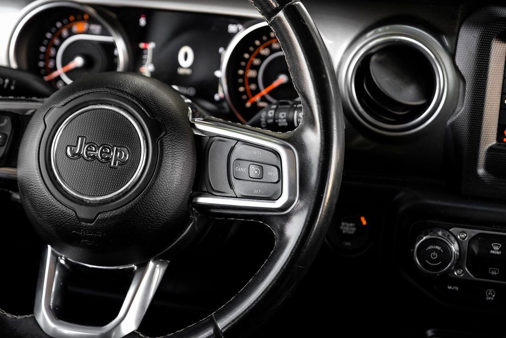 Used 2020 Jeep Wrangler Unlimited Sahara image 27