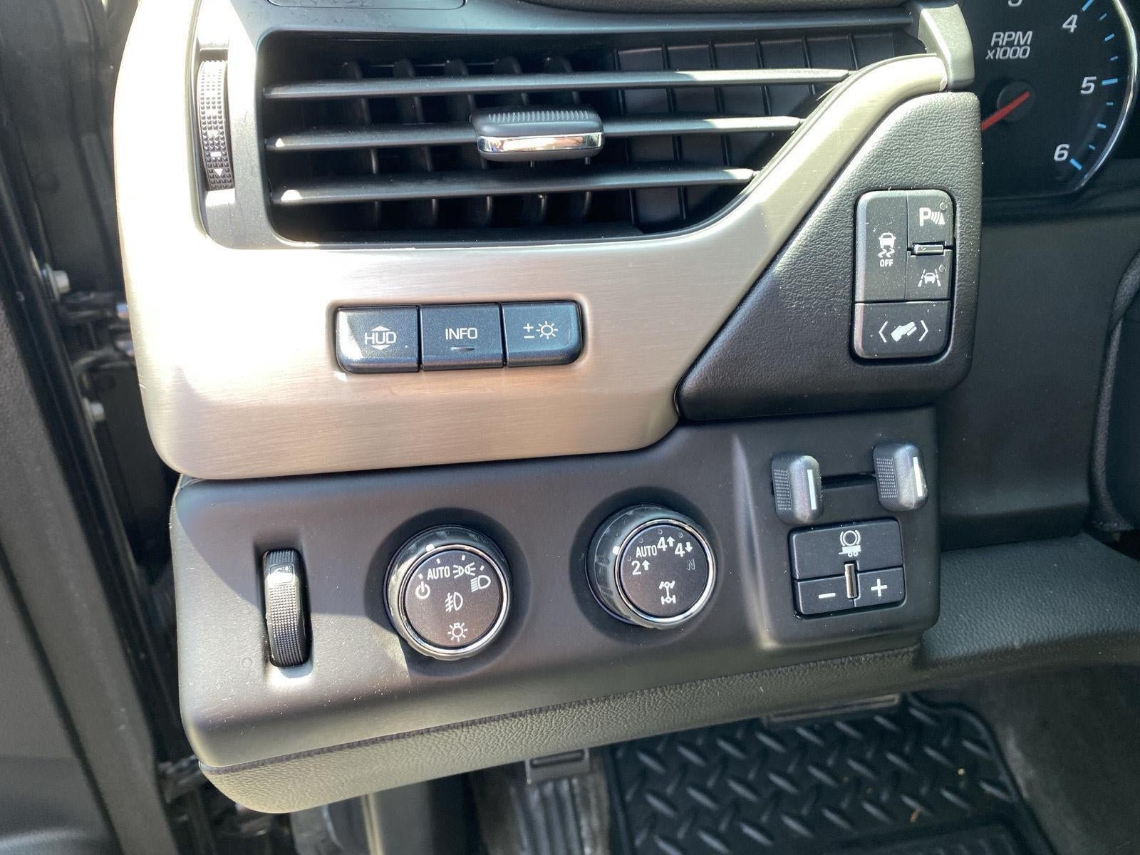 Used 2017 GMC Yukon Denali w/ Open Road Package AWD/4WD image 39