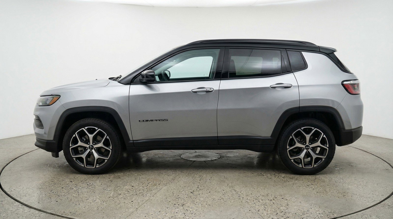 Used 2025 Jeep Compass Limited image 3