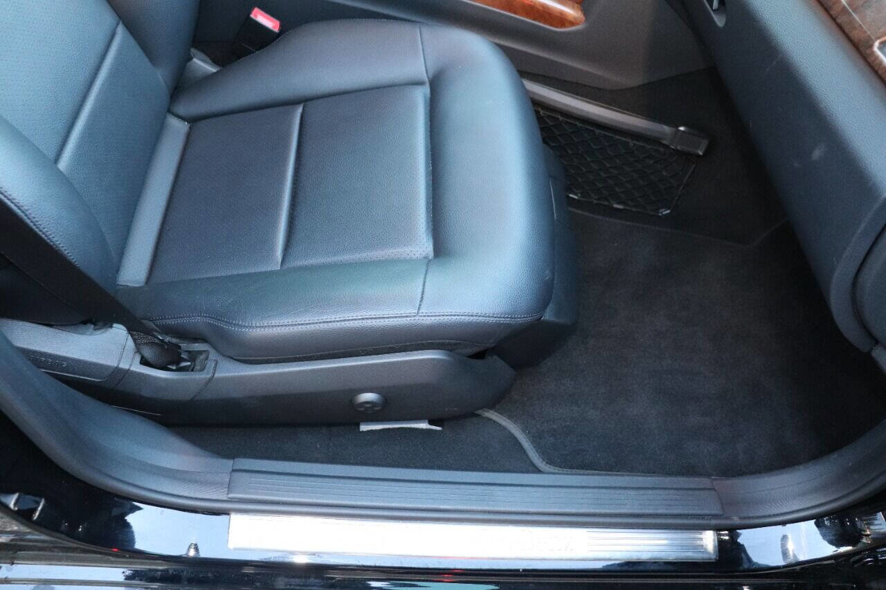 Used 2013 Mercedes-Benz E 350 Sedan image 42