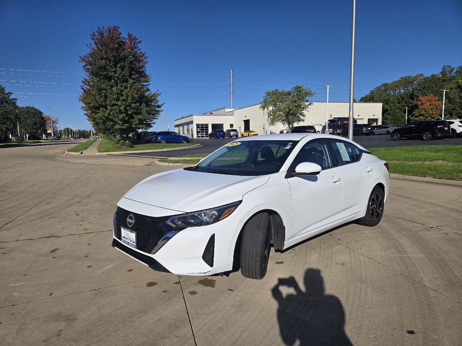Used 2025 Nissan Sentra SV FWD image 4